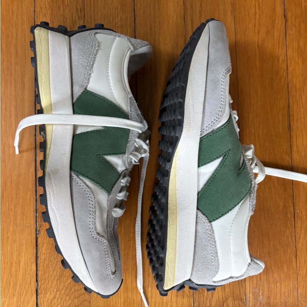 Women’s Retro Runner Sneakers in Green and Gray